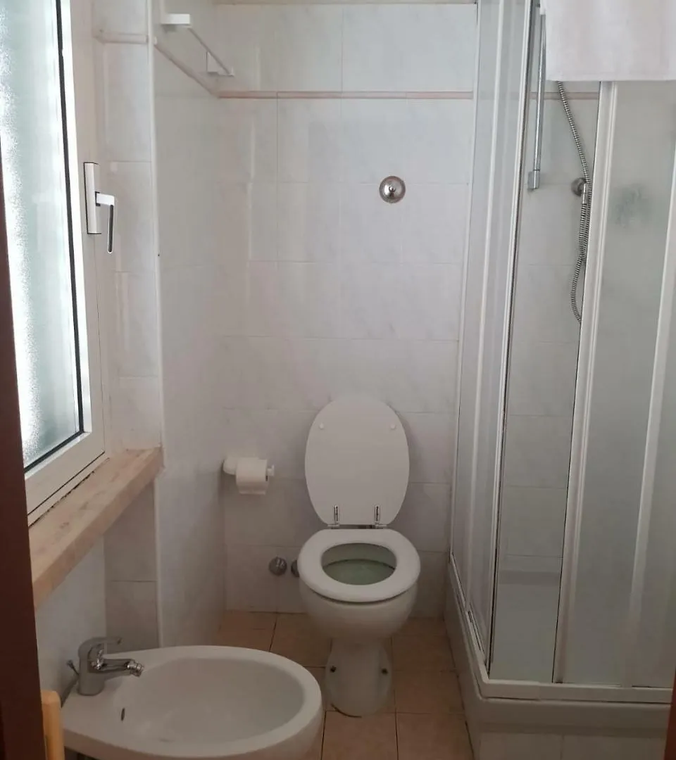 Guest house Sabatelli Bed And Car Hotel Florence Italy